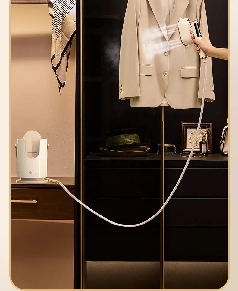 18DM Compact Handheld Steam Iron