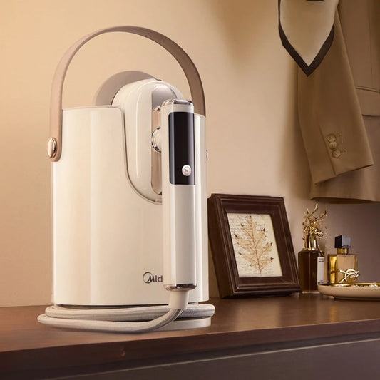18DM Compact Handheld Steam Iron